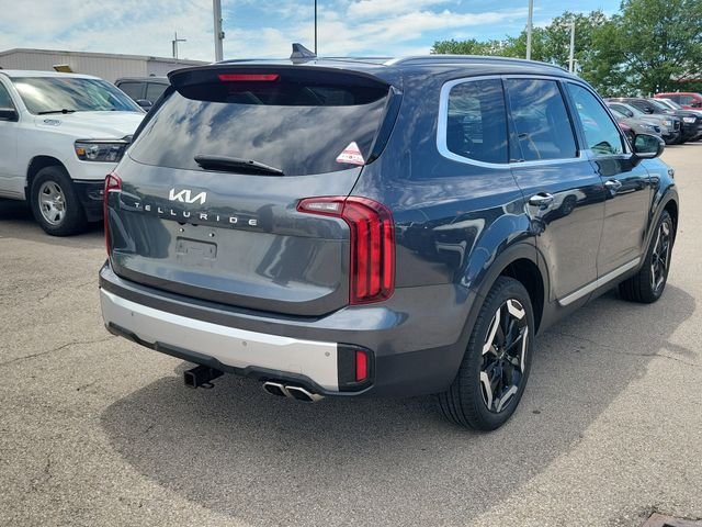 Certified Used 2023 Gravity Gray Kia S image 5