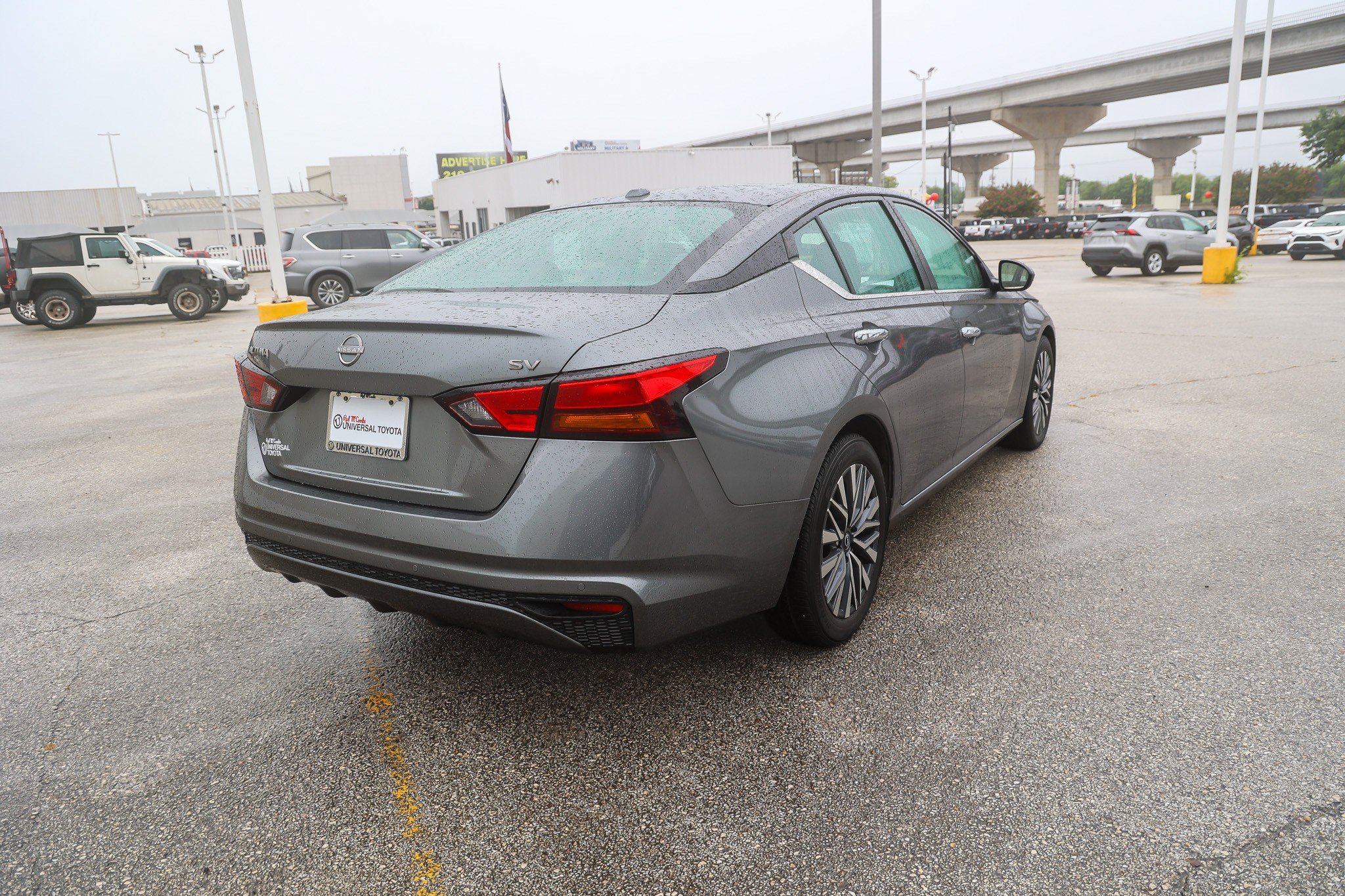 Used 2023 Gun Metallic Nissan 2.5 SV image 6
