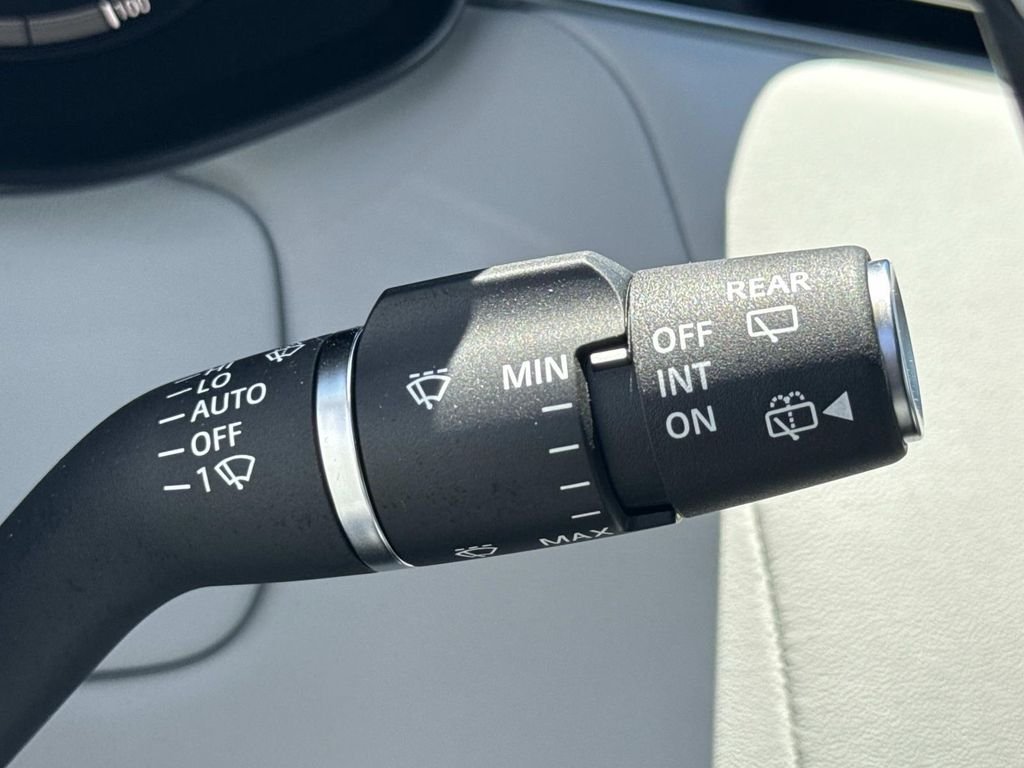 New 2026 Constellation Blue Ultra Metallic Gloss Land Rover Dynamic SE image 9