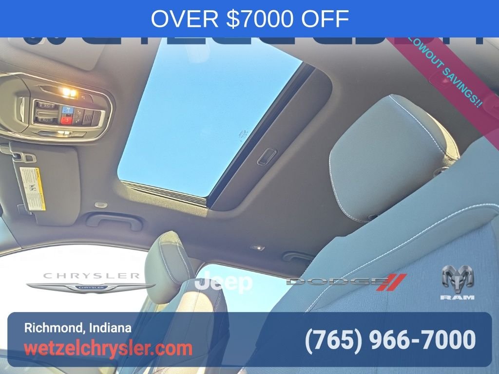 New 2025 Velvet Red Pearl-Coat Exterior Paint Jeep Laredo image 16
