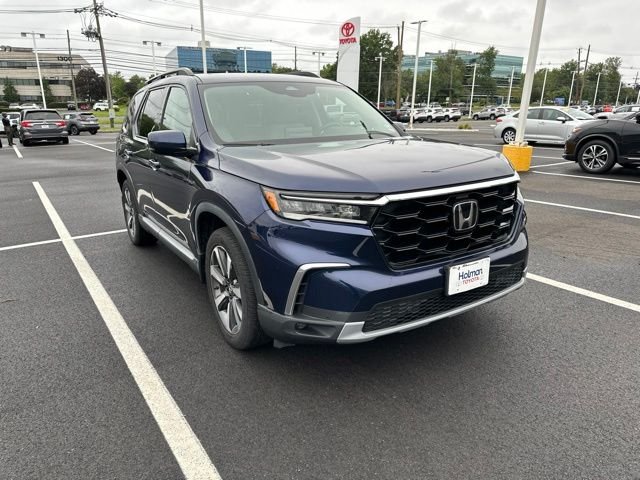 Used 2024  Honda Touring image 3