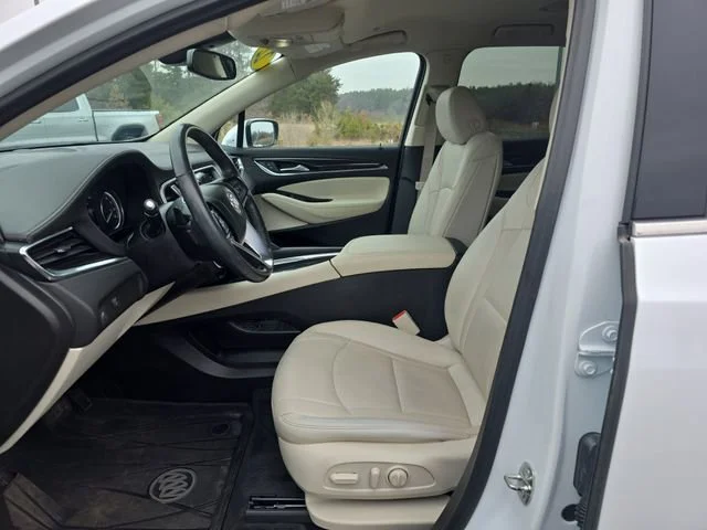 Used 2022 Summit White Buick Essence image 10