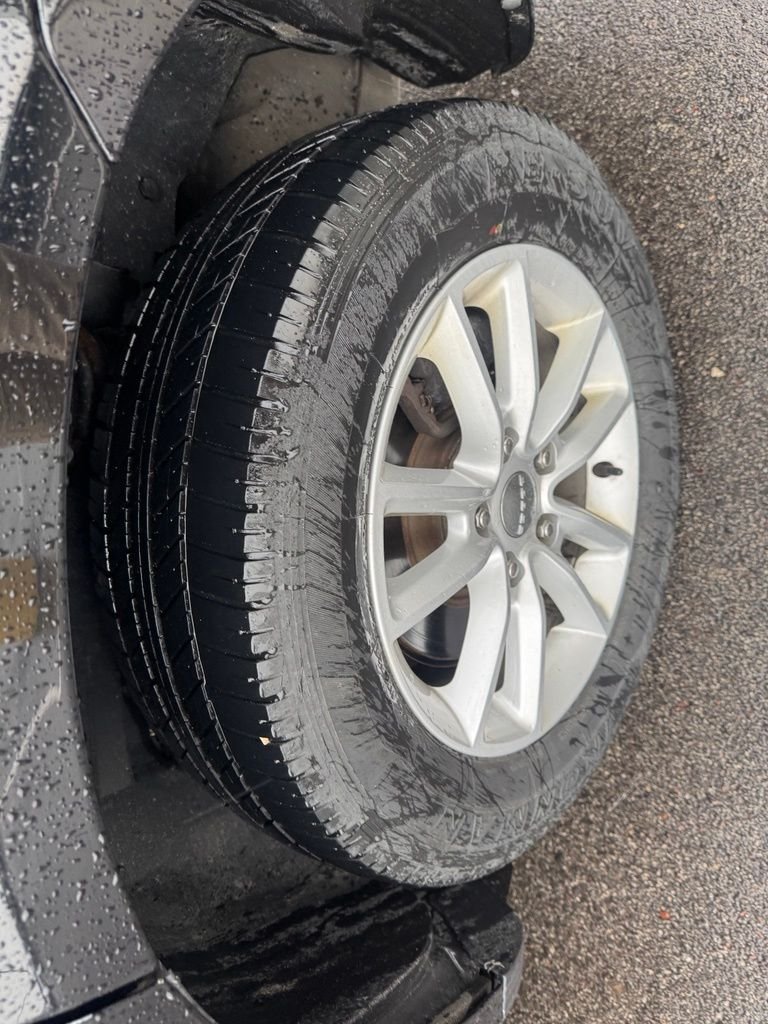 Used 2016 Black Dodge SXT image 13