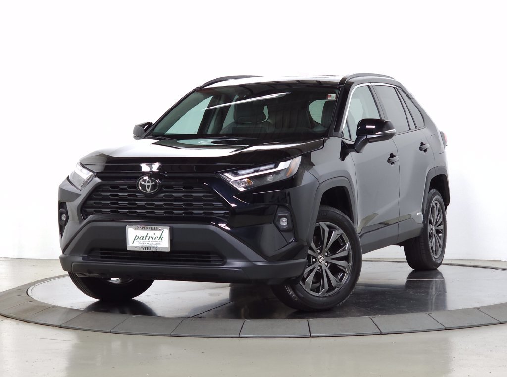 Used 2025 Black Toyota XLE Premium image 1