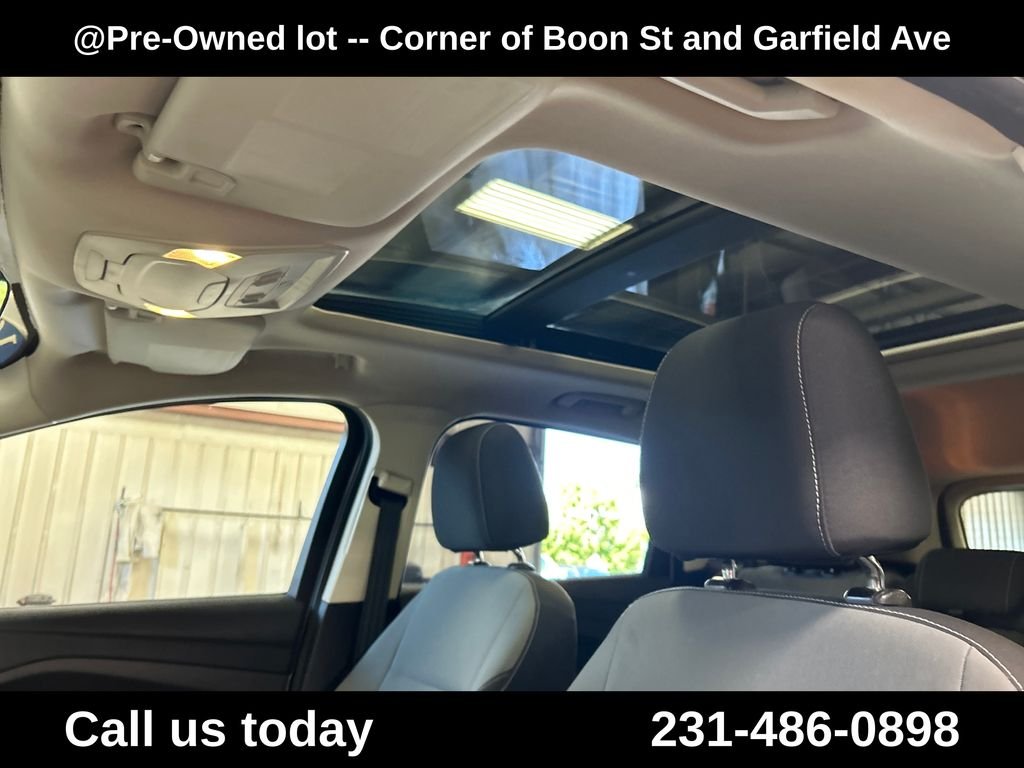 Used 2016 Silver Ford SE image 13