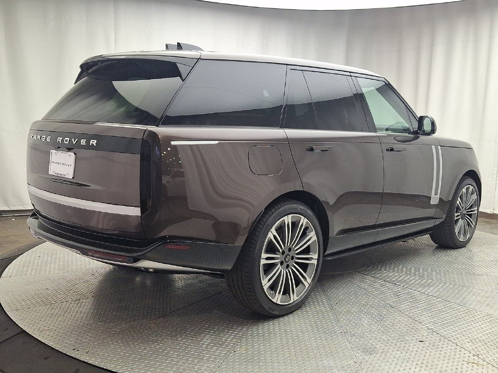 New 2027 Tourmaline Brown in Gloss finish Land Rover Autobiography image 3
