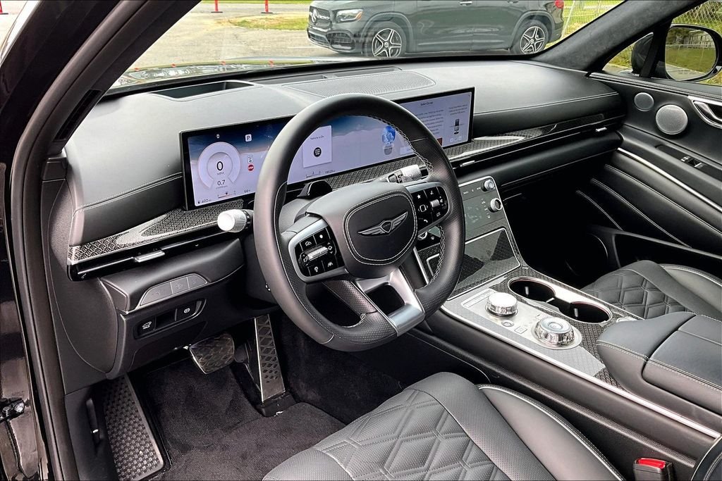 Used 2025 Black Genesis 3.5T e-SC image 14
