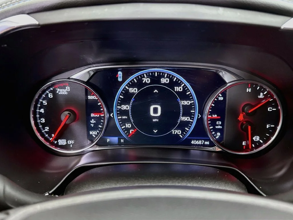 Used 2023 Gray Chevrolet RS image 33