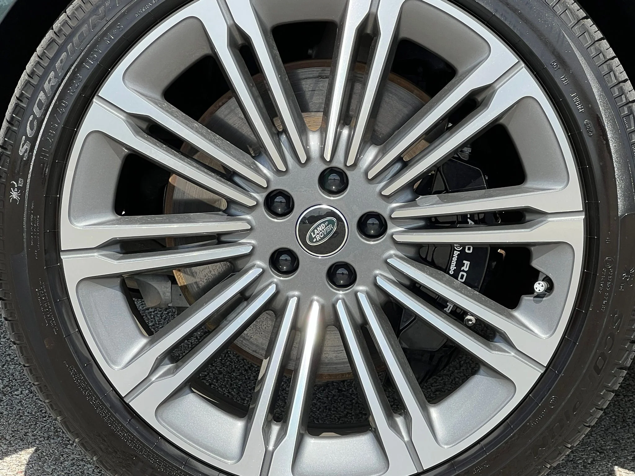 Used 2025  Land Rover Autobiography image 20