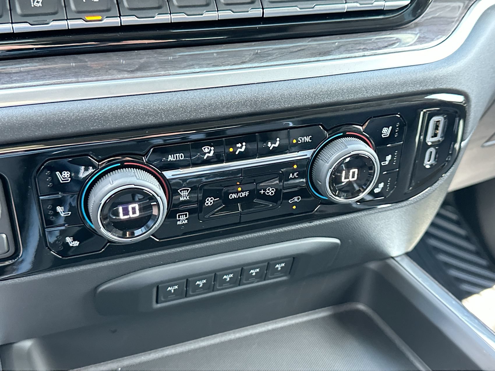 2026 Chevrolet Silverado 2500 HD LTZ - Photo 19