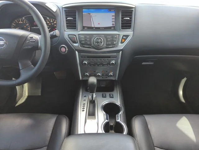 Used 2019 Brown Nissan SL image 27