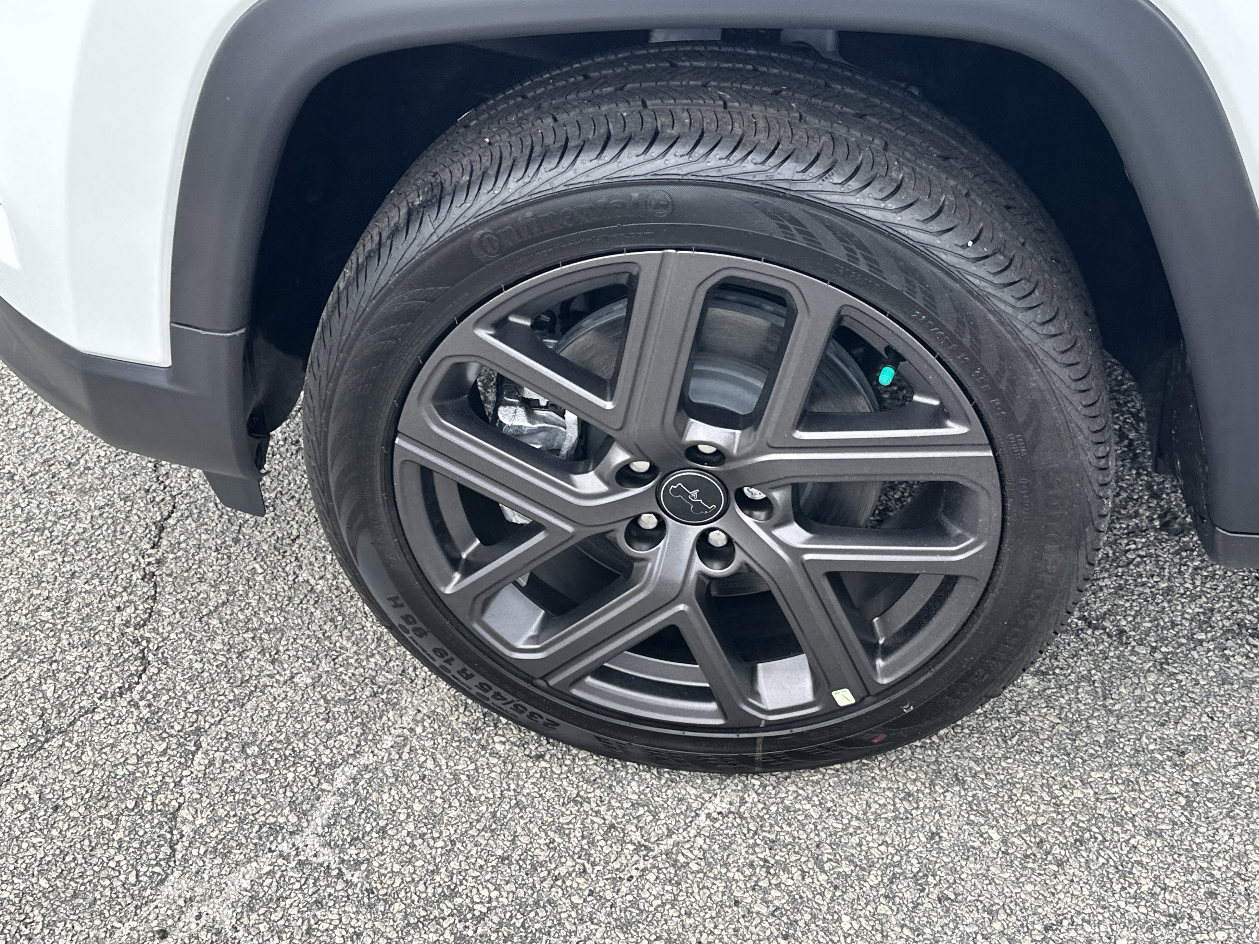 New 2026 Bright White Clear-Coat Exterior Paint Jeep Latitude Altitude image 16