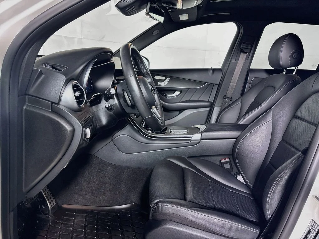 Used 2022 White Mercedes-Benz GLC 300 image 11