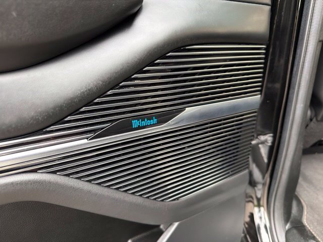 Used 2022 Black Jeep Series III image 23