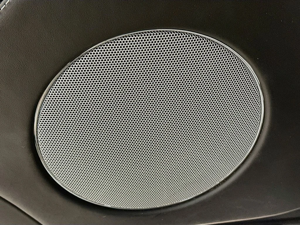 Used 2018  Bentley W12 image 20