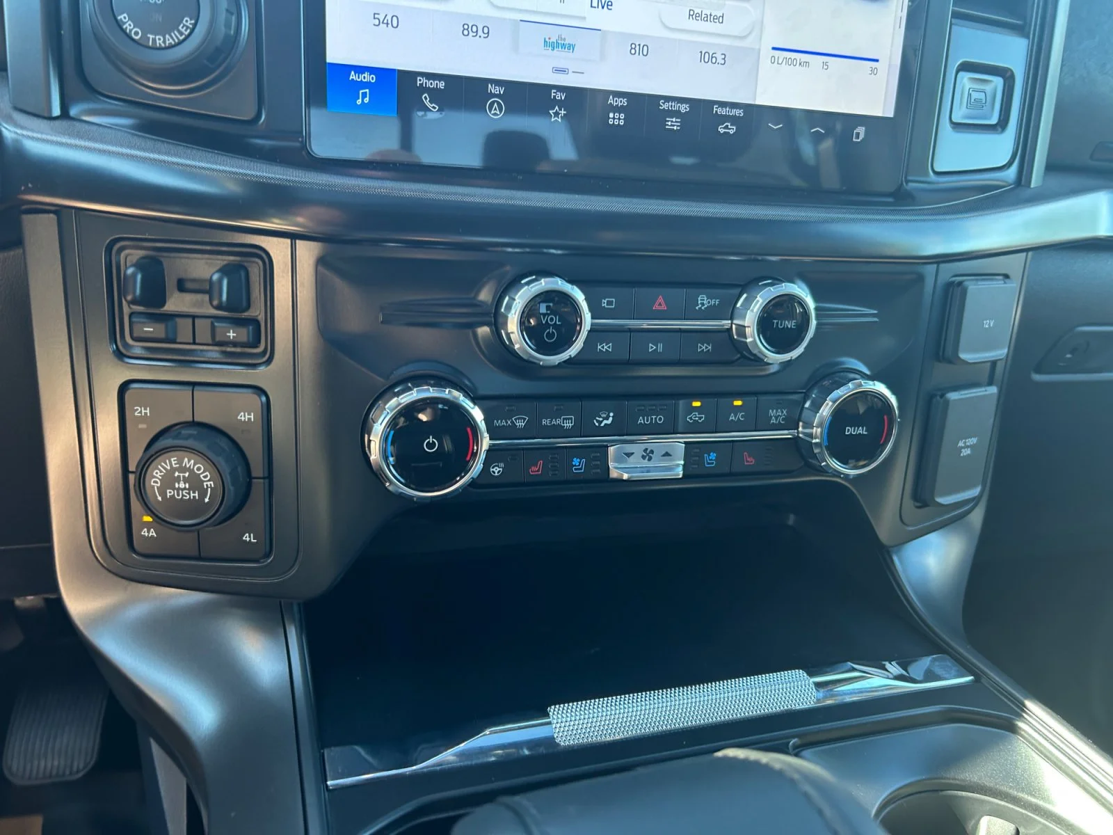 New 2026 Oxford White Ford Tremor image 24