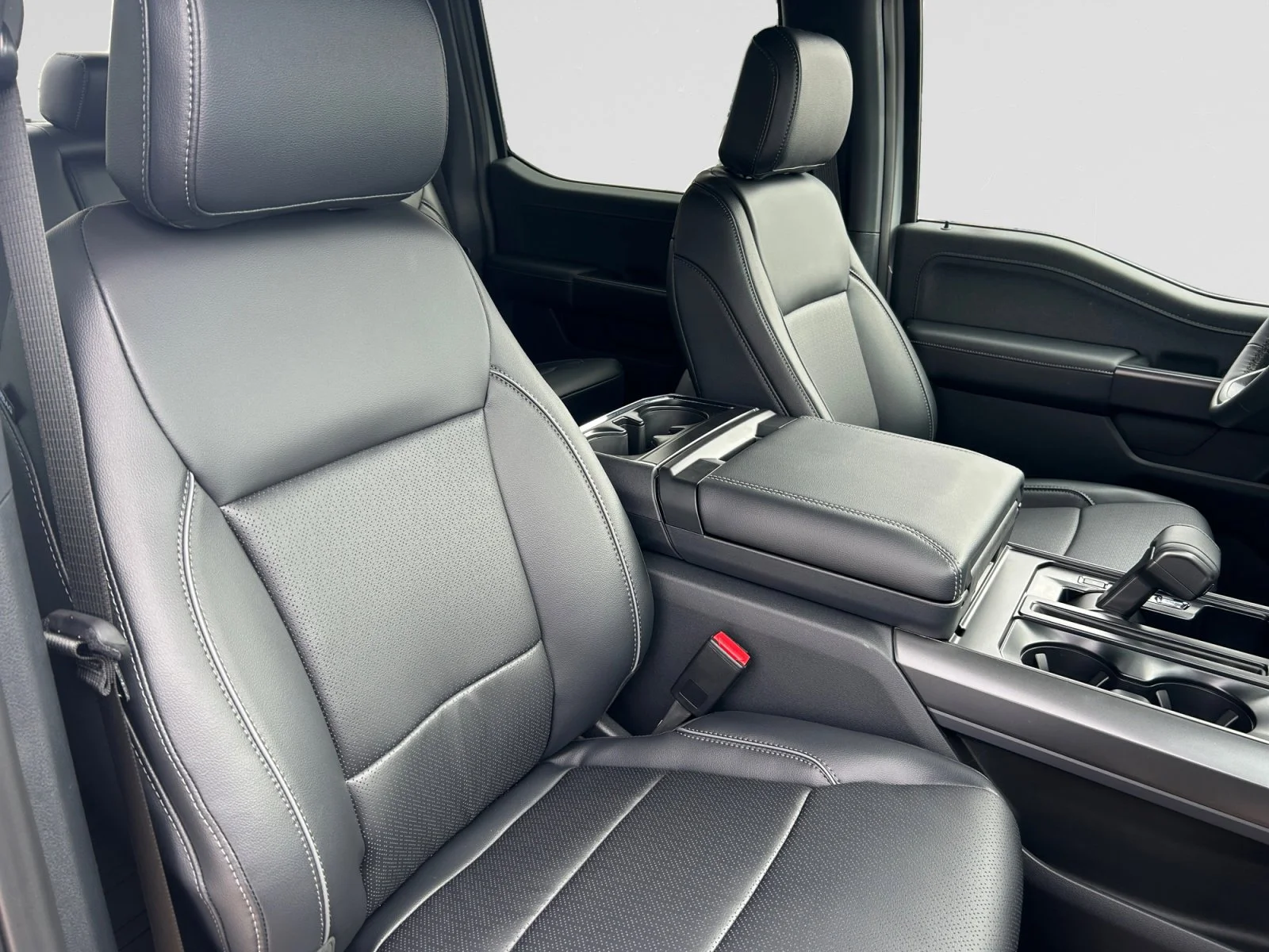 New 2026 Avalanche Ford Lariat image 12