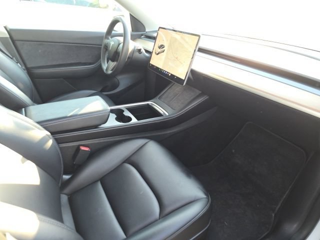 Used 2022 White Tesla Performance image 3