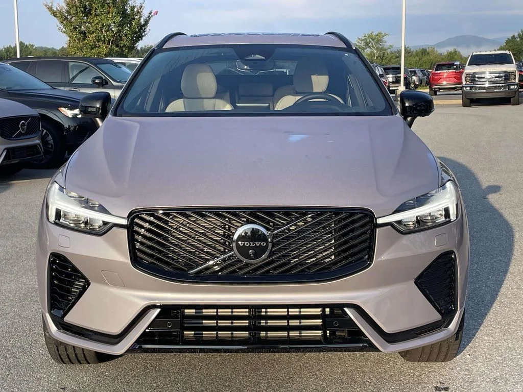 New 2026 Aurora Silver Volvo Plus image 24