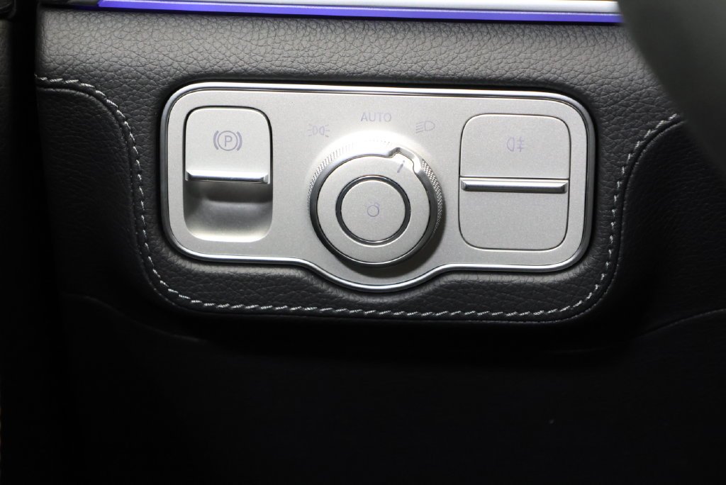 New 2027 MANUFAKTUR Moonlight White Metallic Mercedes-Benz  image 20