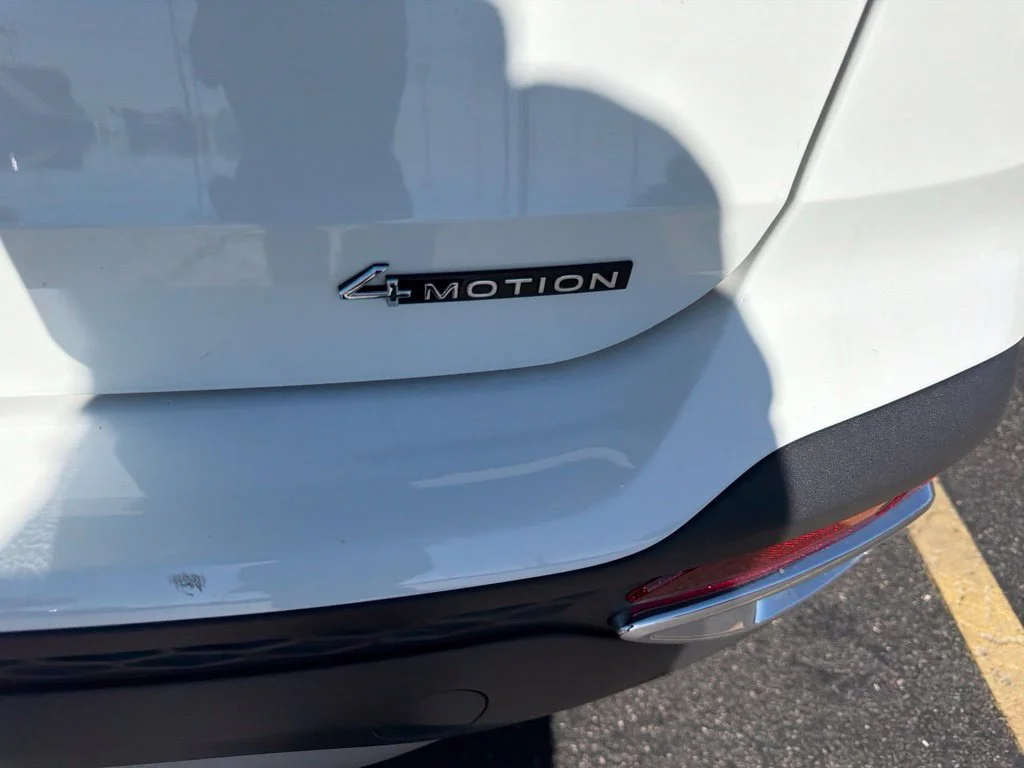 Used 2025 White Volkswagen 1.5T SE image 4