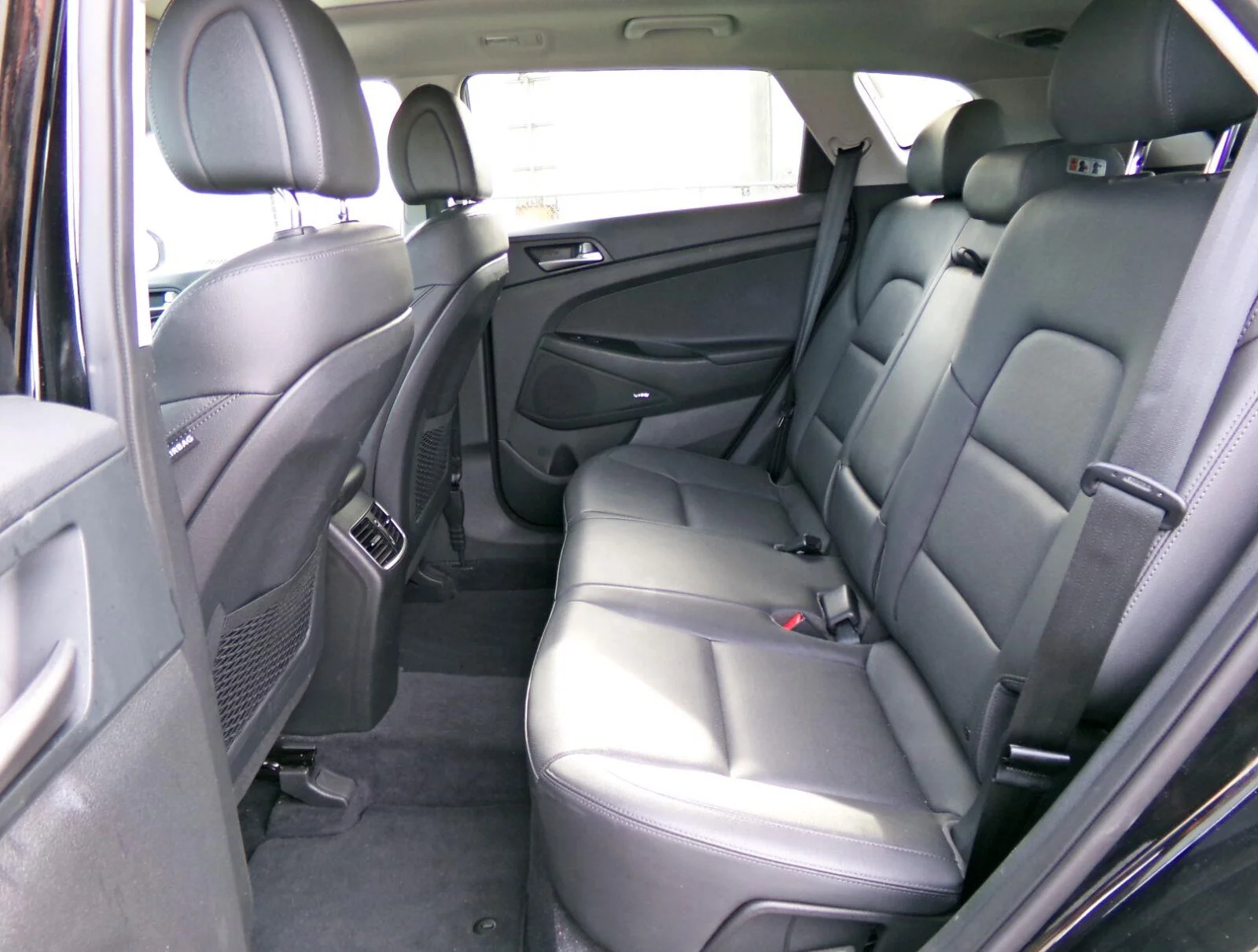 Used 2018 Black Noir Pearl Hyundai Limited image 13
