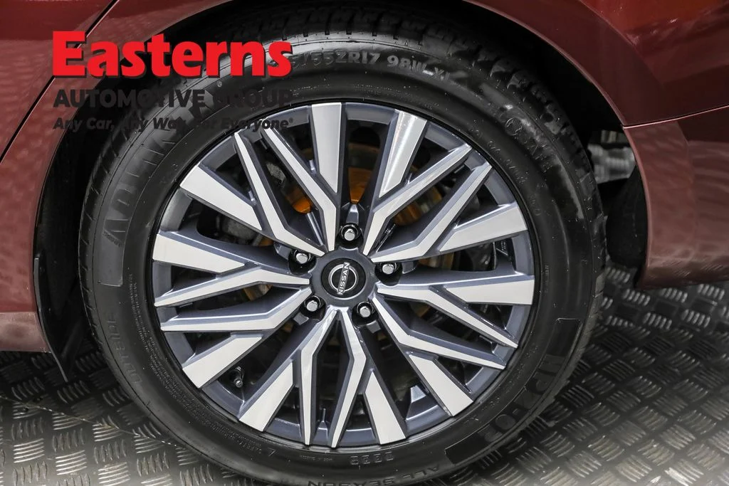 Used 2023 Red Nissan 2.5 SV image 8