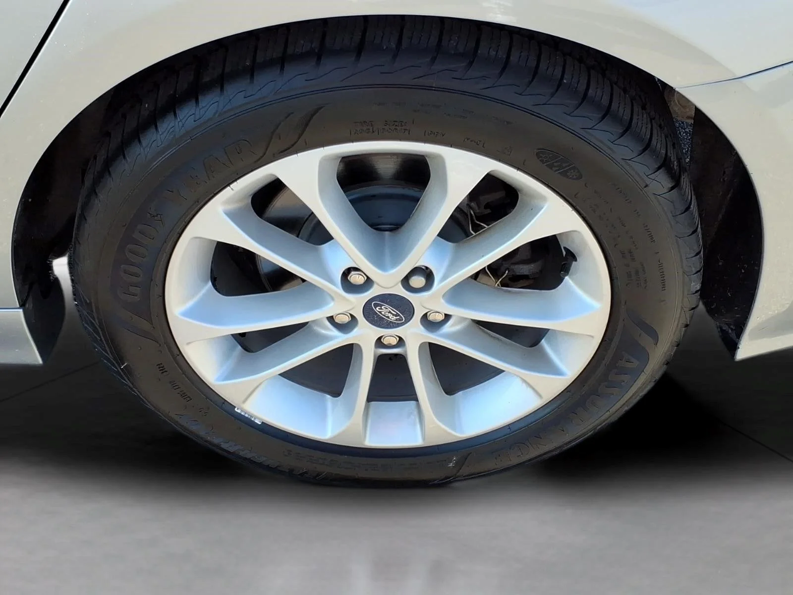 Used 2020 Silver Metallic Ford SE image 8