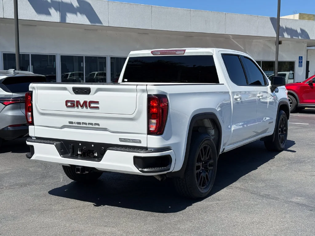 Used 2023 SUMMIT WHITE GMC Elevation image 7