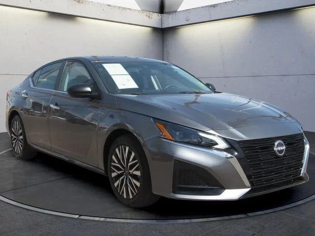 Used 2024 Gun Metallic Nissan 2.5 SV image 2