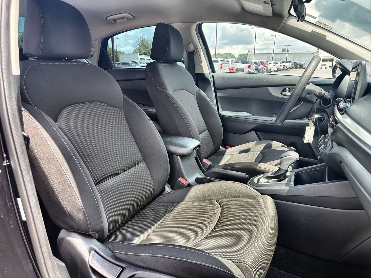 Used 2021 Black Kia LXS image 23