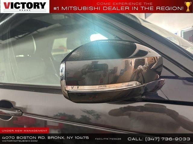 Used 2018 Gray Land Rover HSE image 12