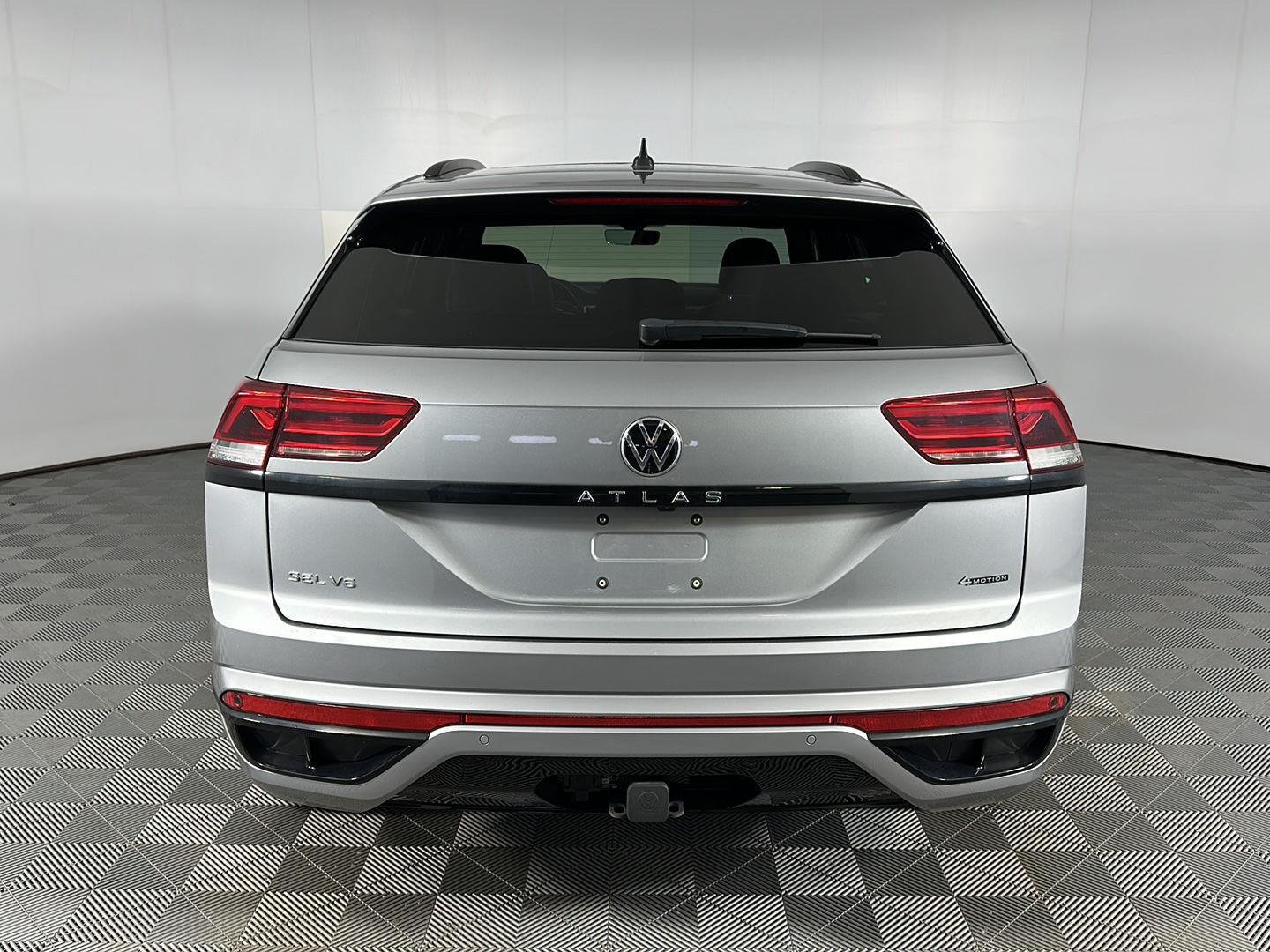 Used 2023 Pyrite Silver Metallic Volkswagen 3.6L V6 SEL R-Line Black image 25