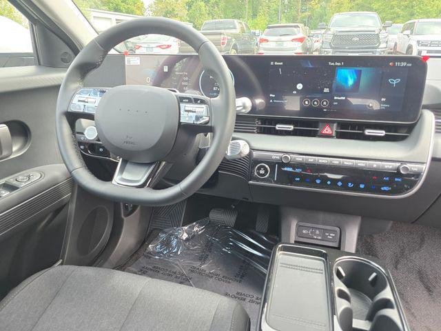New 2026 White Hyundai SE image 11