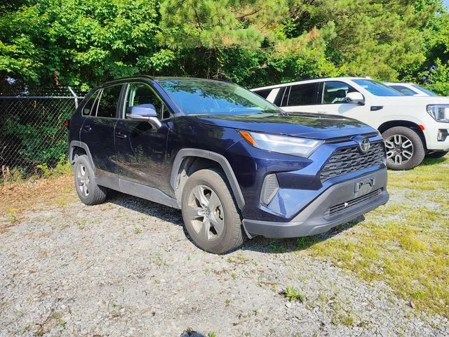 Used 2024  Toyota XLE image 3