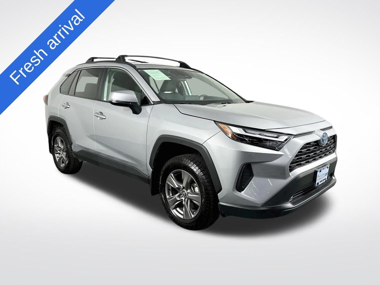Used 2024 Silver Sky Metallic Toyota XLE image 1
