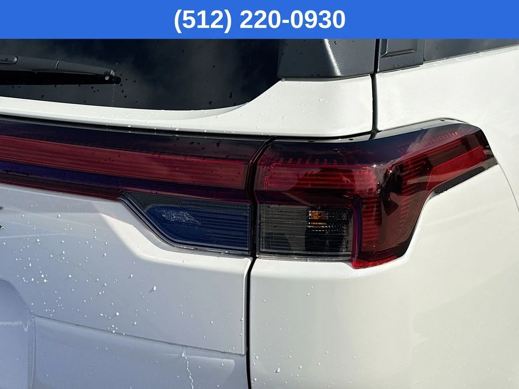 New 2026 CRYSTAL WHITE PEARL Subaru Limited image 35