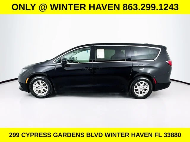 Used 2024 Black Chrysler LX image 4