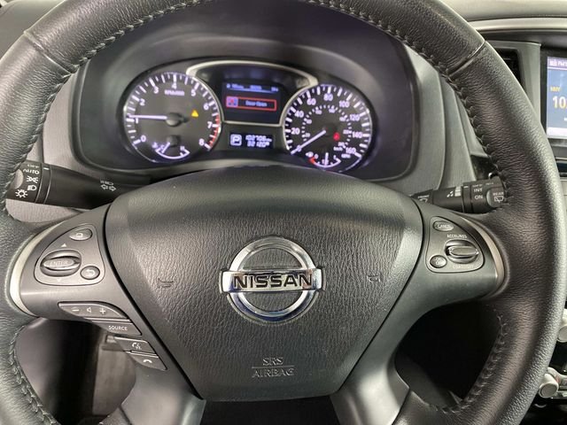 Used 2014 Gray Nissan SV image 15