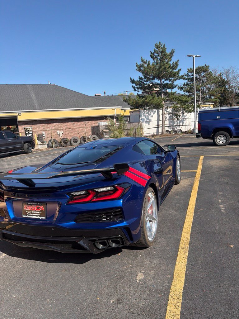 New 2027 Admiral Blue Metallic Chevrolet 2LT image 6