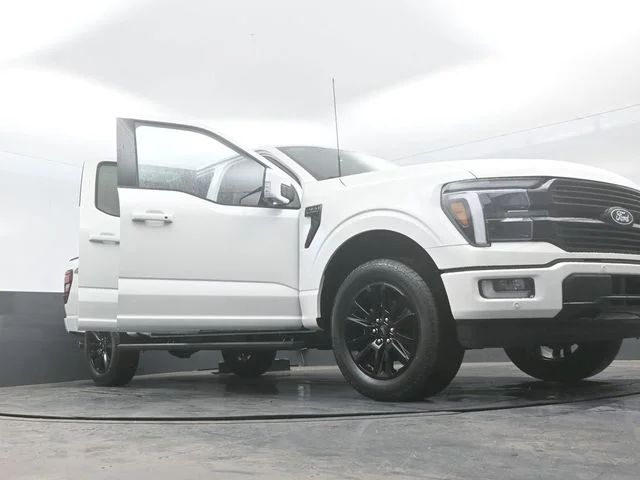 New 2026 Star White Metallic Tri-Coat Ford Platinum® image 31