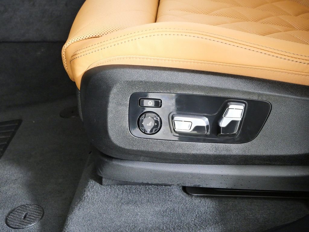 New 2026 Black Sapphire Metallic BMW xDrive40i image 38