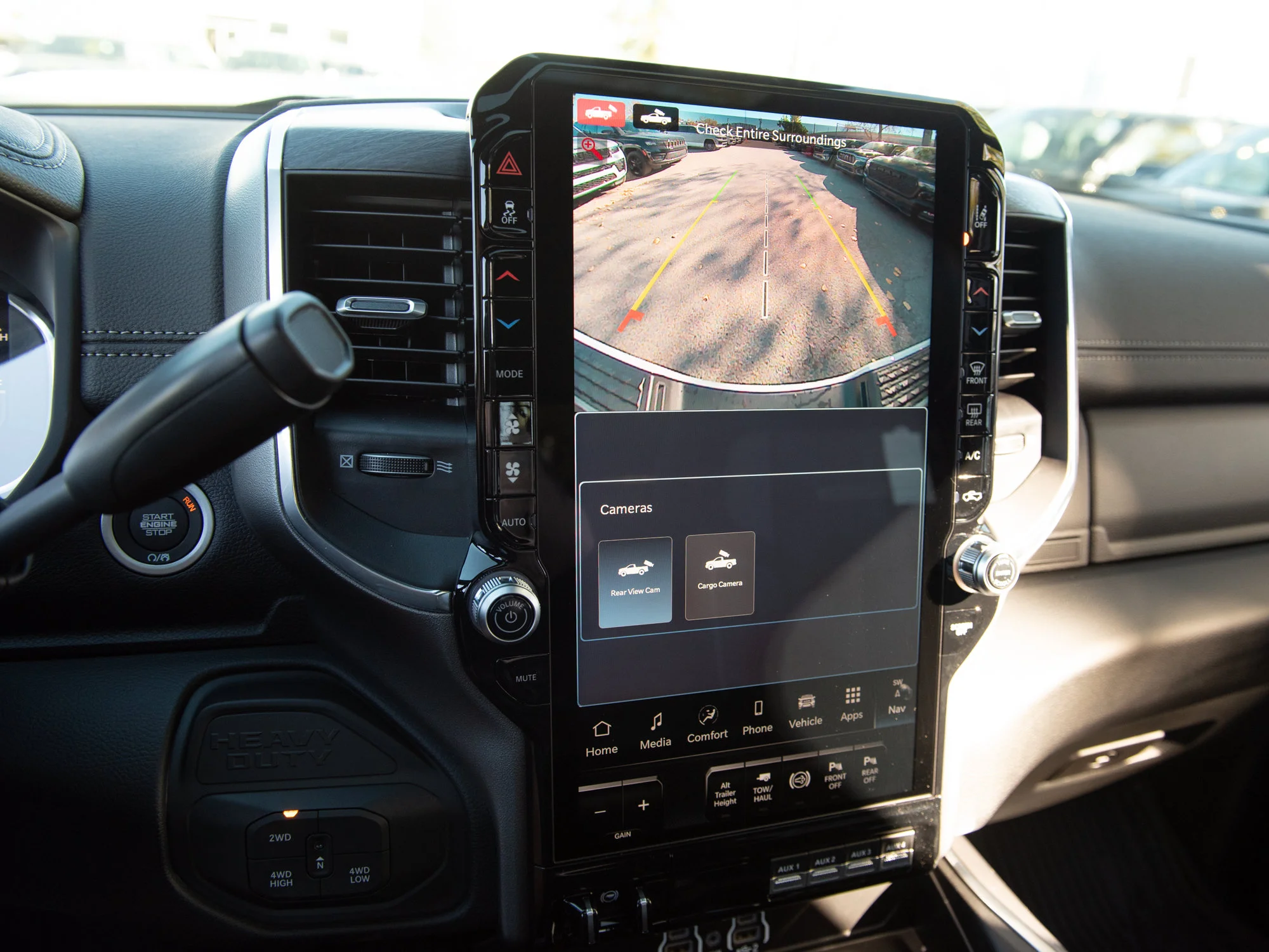 New 2027 White RAM Laramie Night* Mega Cab 4x4, Sunroof, Harman/Kardon, Pwr Running Boards image 25