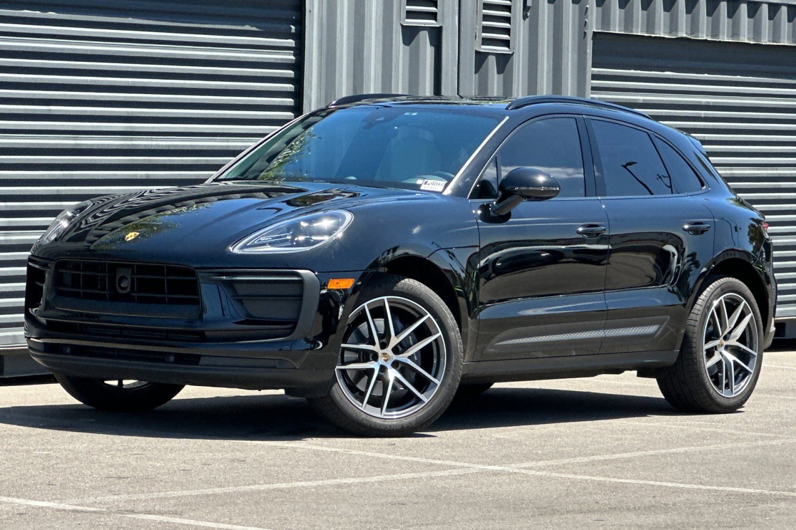 2023 Porsche Macan Base