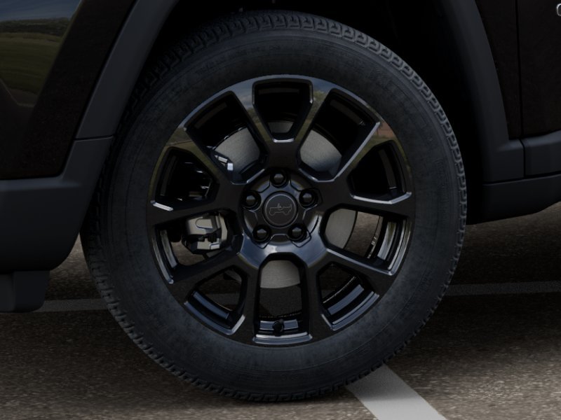 New 2026 Diamond Black Crystal Pearl-Coat Exterior Paint Jeep Latitude Altitude image 34