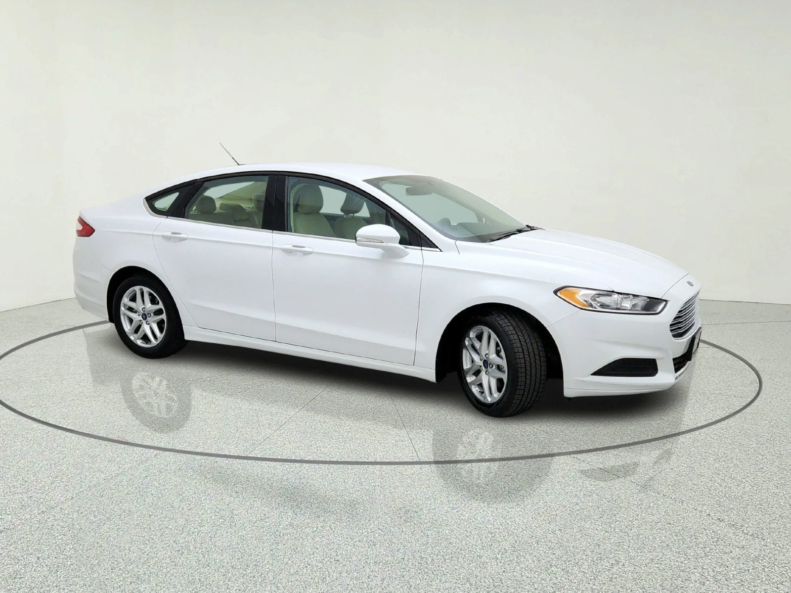 Used 2015 Oxford White Ford SE image 10