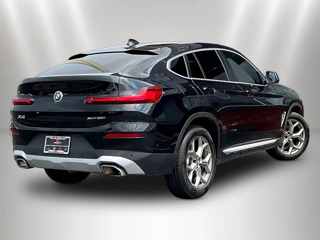Used 2024 Black Sapphire Metallic BMW xDrive30i image 6