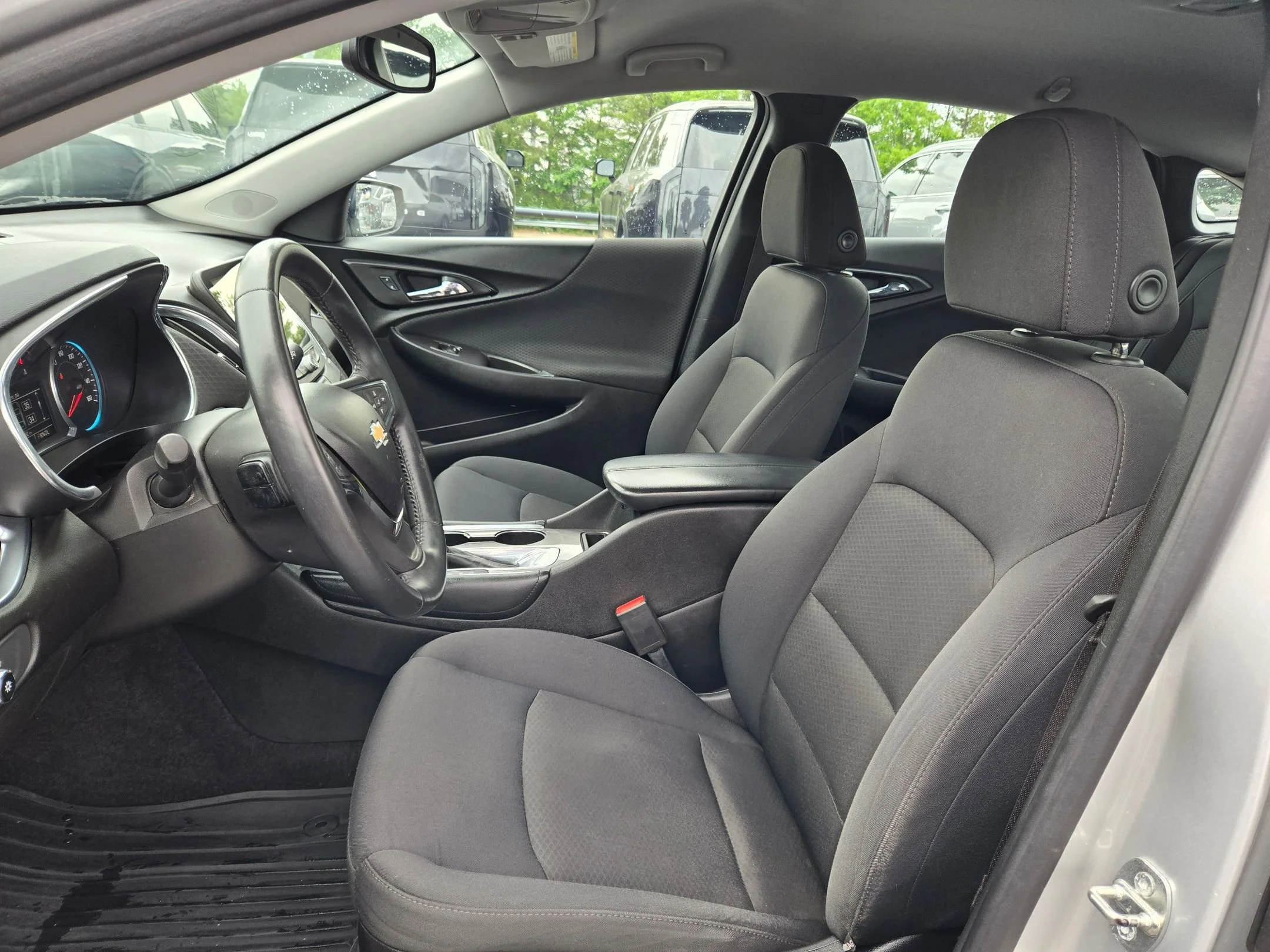 Used 2016 Silver Ice Metallic Chevrolet LT image 22