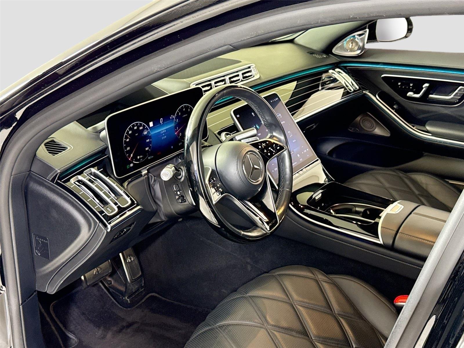 Used 2022 Black Mercedes-Benz Maybach S 580 | Exec Seating | Rear TVs image 13