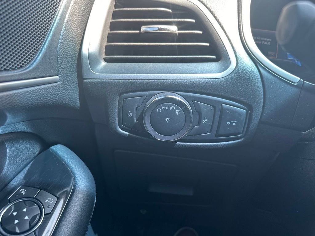 Used 2017 Gray Ford SEL image 20